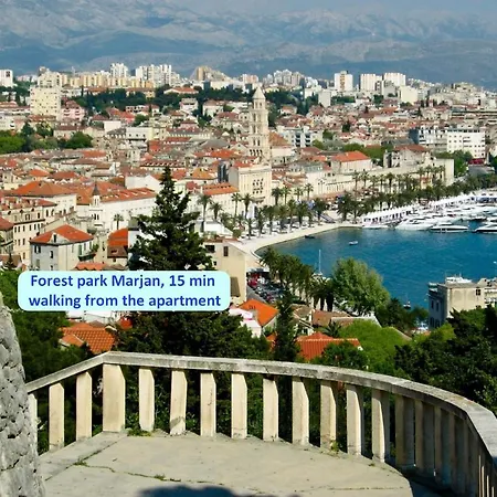 Big 80 M2 With Balcony In The Heart Of Spalato