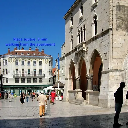 Big 80 M2 With Balcony In The Heart Of