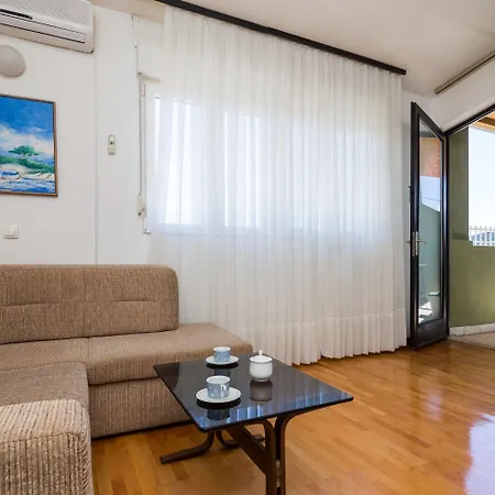 Big 80 M2 With Balcony In The Heart Of * Spalato