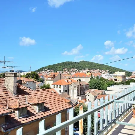 Apartment Big 80 M2 With Balcony In The Heart Of *