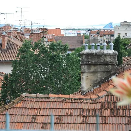 Apartment Big 80 M2 With Balcony In The Heart Of *