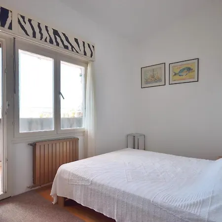 Apartment Big 80 M2 With Balcony In The Heart Of Split