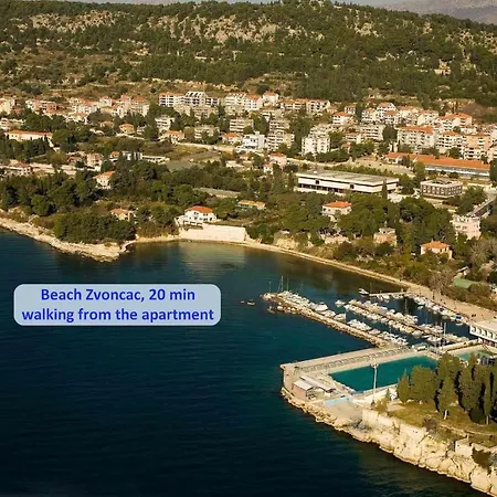 Big 80 M2 With Balcony In The Heart Of Apartment Split